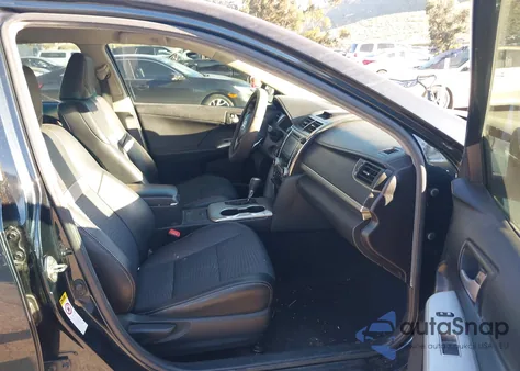 2014 Toyota Camry Se z USA, uszkodzony, nr VIN 4T1BF1FK8EU787538